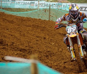 开云官方网站-奇兵天降！泰山替补登场撕裂红军防线，安菲尔德之夜见证战术博弈的残酷美学，安菲尔德之夜，泰山奇兵撕裂红军防线，演绎战术博弈的残酷美学