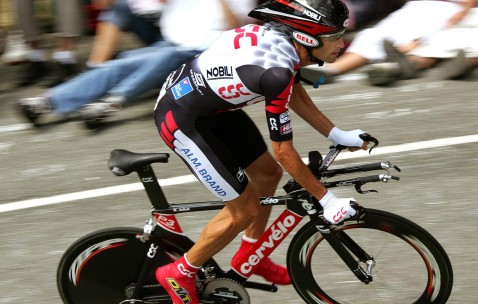 开云官方-莎拉波娃VS科维托娃，切尔西夜战80分钟胜负悬念丛生，夜战切尔西！莎拉波娃鏖战80分钟险胜科维托娃